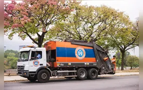 Comlurb recolhe 198,5 toneladas de resíduos no segundo dia dos desfiles do Sambódromo