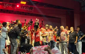 Comunidade lota quadra da Viradouro em comemoração ao título no Carnaval 2026