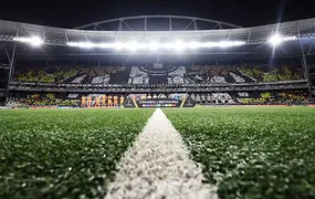 Conmebol abre processo disciplinar contra o Botafogo por atraso e uso de meião fora do padrão
