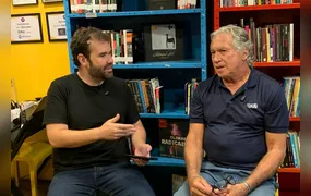 Craque da Leitura: Rondinelli visita Biblioteca Comunitária no Rio