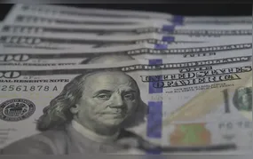 Dólar fecha em R$ 5,16 e atinge menor valor em 20 meses