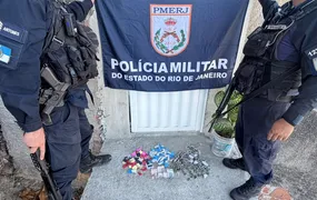 Dupla é presa com drogas no Morro do Mic, em Niterói