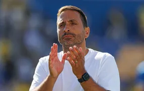 Em busca de um novo treinador, Vasco tem interesse no português Vasco Mattos