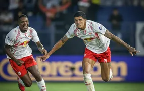 Em noite ruim, Flamengo é goleado pelo Bragantino em São Paulo