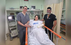 Empresária que levou nove facadas do companheiro conhece equipe médica que a salvou em SG e passará por mais uma cirurgia