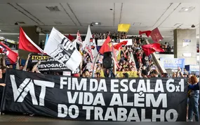 Escala 7x0: proposta de Flávio Bolsonaro no Senado tenta sabotar fim da escala 6×1