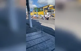 Familiares e amigos realizam protesto pacífico pela morte de Andressa Nogueira em São Gonçalo