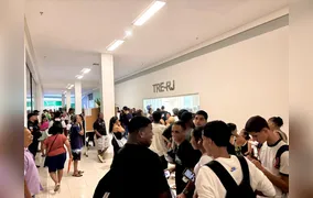 Filas quilométricas marcam último dia de regularização eleitoral em Niterói e São Gonçalo