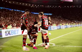 Flamengo vence Bragantino e abre vantagem na liderança do Brasileiro