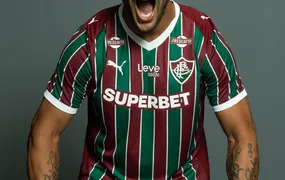 Fluminense anuncia a contratação do atacante Hulk