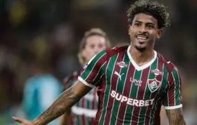 Fluminense vence a Chapecoense e diminui pressão antes da Libertadores