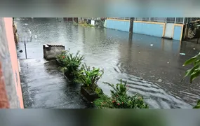 Fortes chuvas causam transtornos no bairro da Trindade, em SG