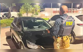 Fuga iniciada na Ponte com carro clonado termina em perseguição e colisão em São Gonçalo