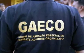 GAECO/MPRJ cumpre mandados de prisão contra três policiais militares por violarem prisão domiciliar