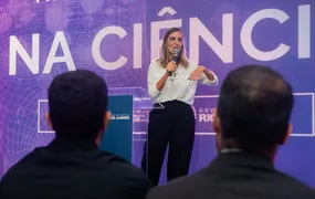 Governo do Estado homenageia cientista Tatiana Sampaio por avanço inédito no tratamento de lesões medulares