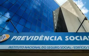 Governo federal antecipa o 13° salário dos aposentados e pensionistas do INSS