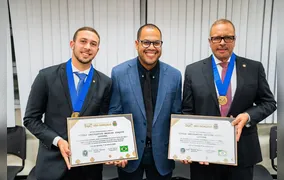 Guilherme Delaroli é homenageado em São Gonçalo e anuncia ajuda milionária para cidades atingidas por chuvas