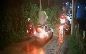 Homem e mulher são executados dentro de carro em Teresópolis