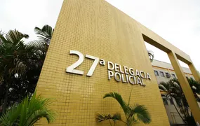 Homem é preso após agredir companheira e deixá-la desacordada em Colégio