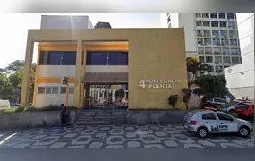 Homem é preso após agredir funcionária da Comlurb e tentar assediar outra pedestre no Centro do Rio