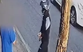 Homem tem aliança roubada enquanto varre calçada no Jardim Botânico