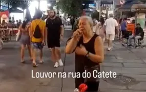 Idosa é agredida após cantar louvor no Rio e caso levanta alerta sobre violência