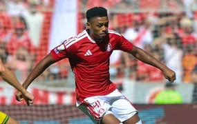 Internacional usa áudio falso do VAR em julgamento de Victor Gabriel por lance que lesionou Gabriel Pec