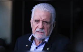 Jaques Wagner anuncia saída da liderança do governo no Senado