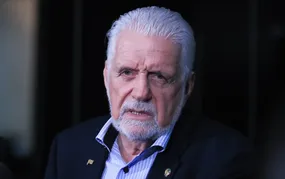 Jaques Wagner anuncia saída da liderança do governo no Senado