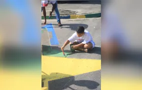 Jardim Catarina revive tradição das Copas com pintura colaborativa de rua