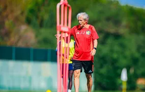 Jorge Jesus parabeniza Flamengo, mas diz que time de 2025 não supera 2019