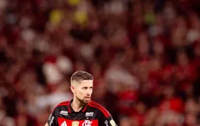 Jorginho sofre fratura e desfalca Flamengo na Libertadores