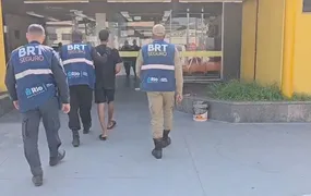 Jovens são presos por furtar cones da CET-Rio e compartilhar crime nas redes sociais