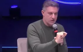 Luciano Huck critica Bolsa Família e diz que programa não estimula saída da pobreza