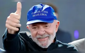 Lula cresce em pesquisa da DataFolha feita antes do escândalo entre Flávio Bolsonaro e Vorcaro do Banco Master