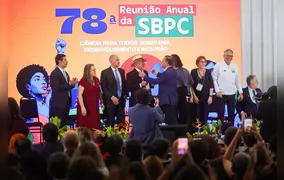Lula participa do maior encontro científico da América Latina e faz defesa da ciência em Niterói