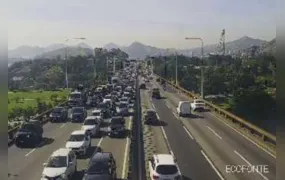 Manhã de acidente na Ponte Rio-Niterói causa transtornos em outras regiões da cidade