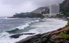 Marinha emite aviso de ressaca para orla do Rio com ondas de até 3 metros