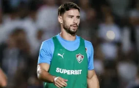 Martinelli sente dores na coxa e gera tensão no Fluminense