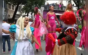 Megabloco: Chá da Alice anima foliões neste sábado (24) no Centro do Rio de Janeiro