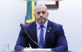 Moraes dá 48h para Daniel Silveira explicar publicação de vídeo no X