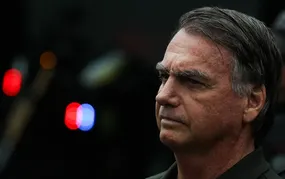 Bolsonaro passa mal e é levado de ambulância para o Hospital DF Star em Brasília
