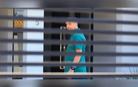 Moraes determina prisão domiciliar humanitária para Bolsonaro por um período de 90 dias