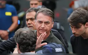 Moraes nega pedido de defesa de  Bolsonaro para liberar visitas dos filhos a ex-presidente