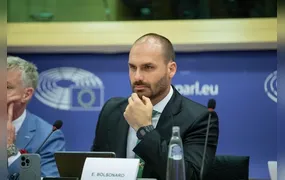 Moraes rejeita pedido e mantém julgamento de Eduardo Bolsonaro para essa terça
