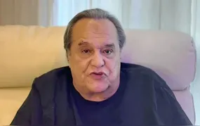 Morre Dennis Carvalho, ícone da televisão brasileira, aos 78 anos