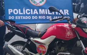 Motocicleta furtada em Nova Iguaçu é recuperada pela PM em Niterói