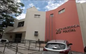 Mulher com 39 passagens é presa por aplicar golpe “Boa Noite, Cinderela” contra idosos no Rio