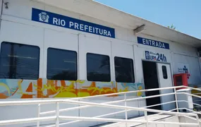 Mulher é baleada dentro de carro de aplicativo e morre na Zona Sudoeste do RJ