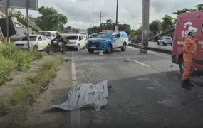 Mulher morre atropelada na RJ-106, em São Gonçalo